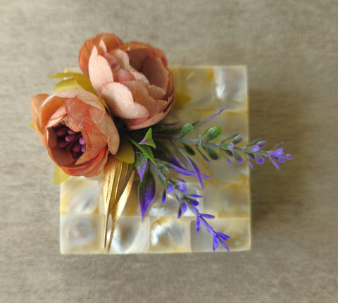Mother of Pearl Gini Box Square
