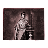 Pedestal Lady Small Chest Box